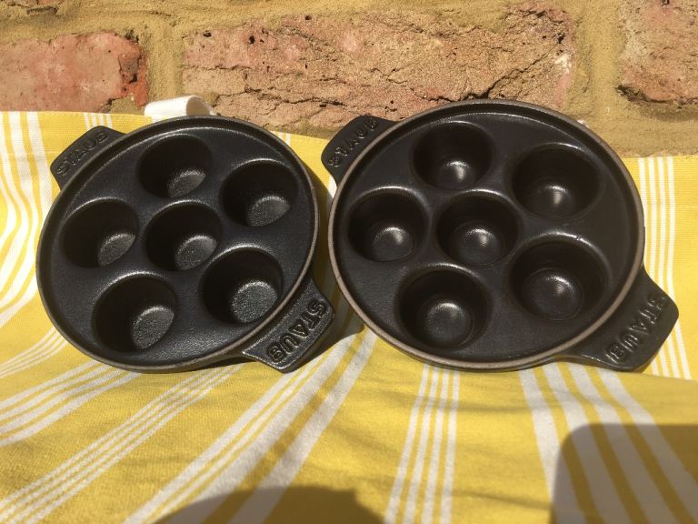 STAUB Cast Iron Dishes 14cm x 2 for Savories Prawns Snails - New Unused Perfect Condition