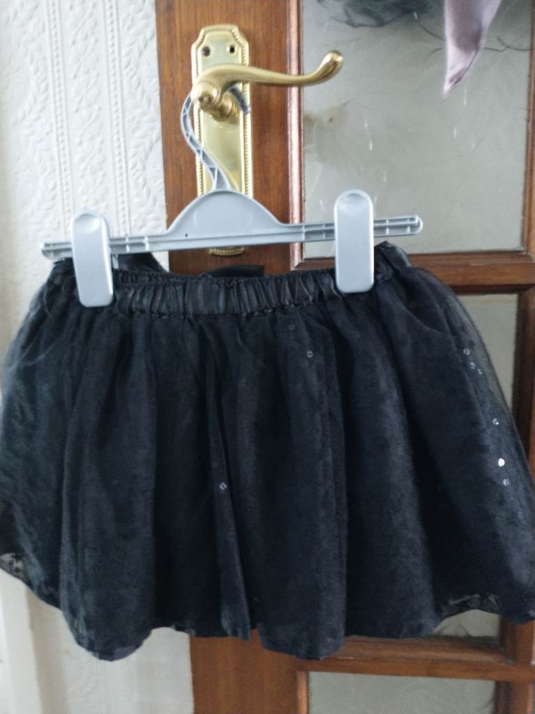 GIRLS' PARTY SKIRT. AGE 6/7. MOTHERCARE. Black lace/satin sequinned. As good as new cond. cond.