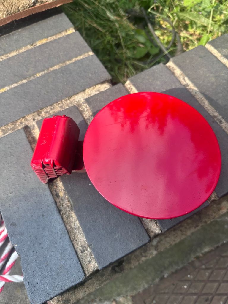 2004 Kia Picanto petrol cap door 