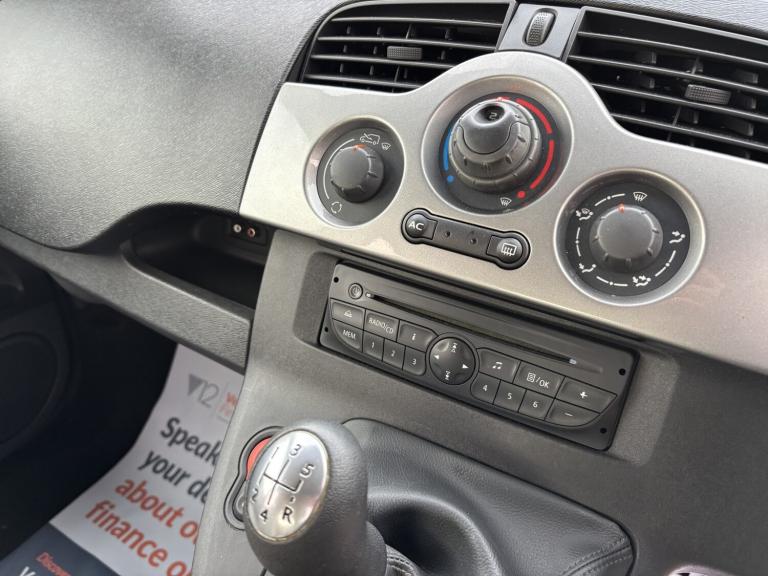 RENAULT Kangoo WHEELCHAIR ACCESSIBLE VEHICLE WAV 1.5 dCi Expression 2011