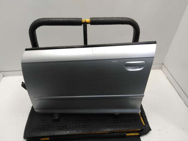 Audi A4 Front Door N/S 2005-2009 5b / Y7w 5 Door Estate Lh