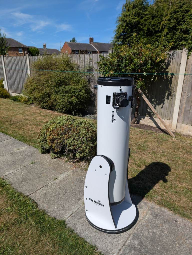Sky-Watcher Dobsonian Telescope – White, Good Condition 10 inch Buyer to collect 