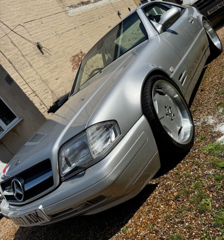 Mercedes SL320 R129 Lowered 20” wheels