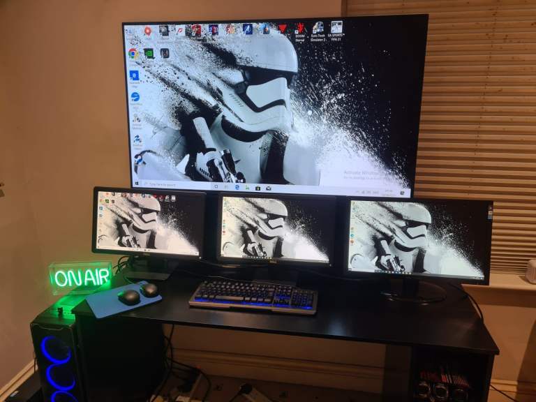 Quad Screen i7 Gaming Setup Bundle