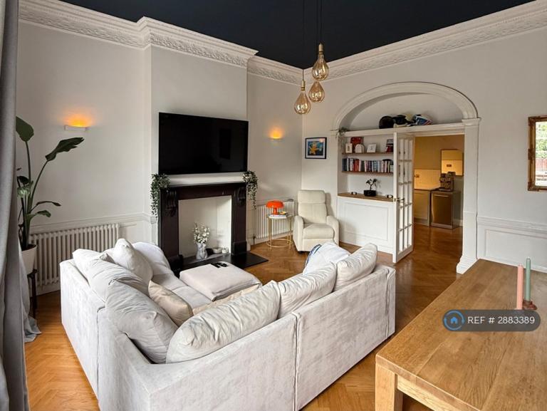 2 bedroom flat in Richmond Terrace, Bristol, BS8 (2 bed) (#2883389)