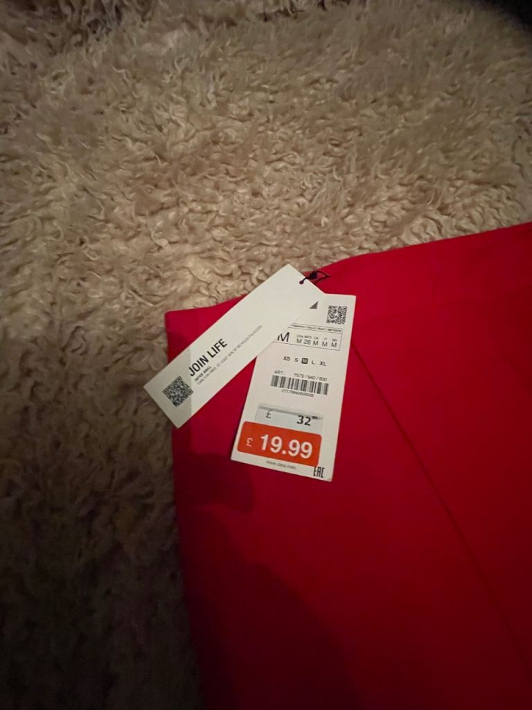 New red Zara trousers size medium. Ladies/ teen.