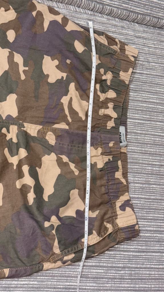 Women’s new look camouflage trousers, size 18