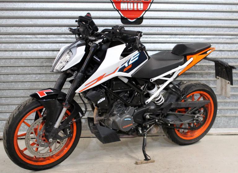 2024 73 KTM DUKE 125 ABS LEARNER LEGAL TRADE SALE 7K WHITE/ORANGE NEW MOT RIDES