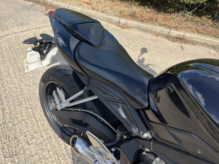 2017 17 TRIUMPH STREET TRIPLE S 765 NAKED BLACK 765S HISTORY HPI CLEAR