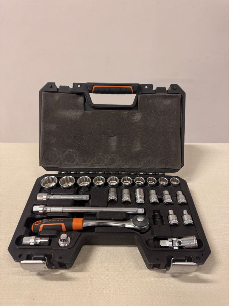 Magnusson ratchet socket set
