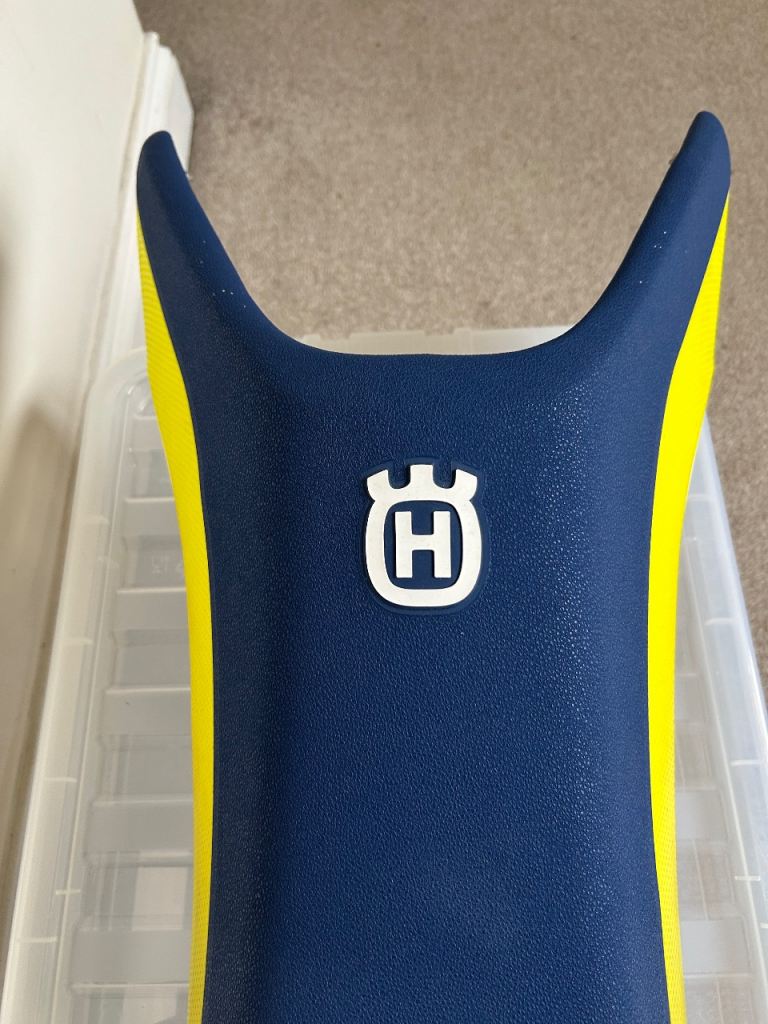 Husqvarna 701 enduro seat 