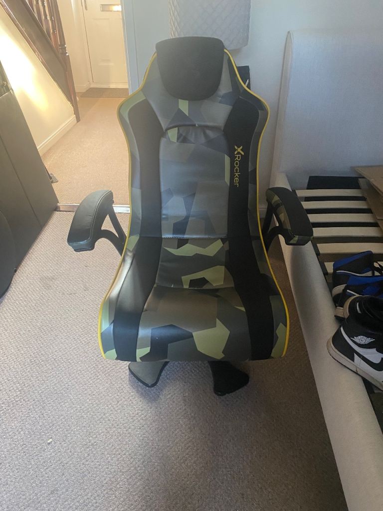 Gaming chair 