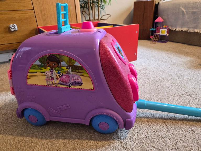 Doc McStuffins Pull-along Ambulance 