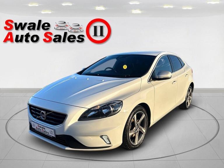 2016 Volvo V40 2.0 T2 R-Design Nav Hatchback 5dr Petrol Manual Euro 6 (s/s) (122 ps) Hatchback Pe...