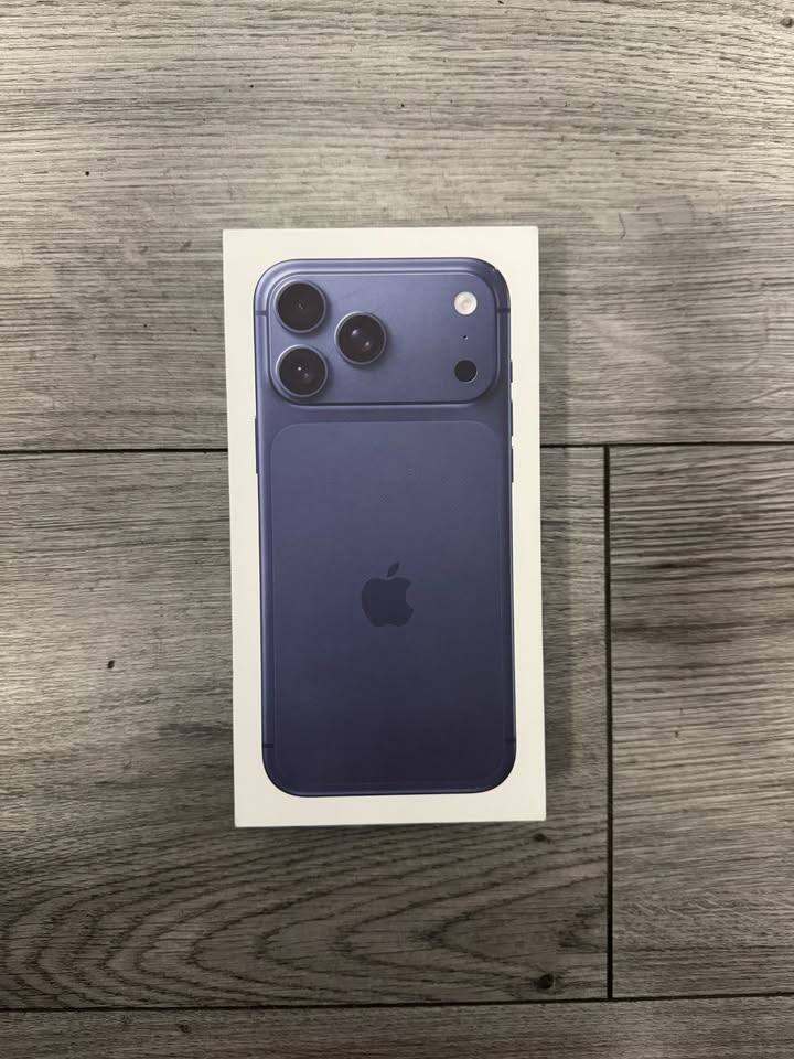 APPLE IPHONE 17 PRO MAX 256GB DEEP BLUE UNLOCKED BRAND NEW APPLE WARRANTY AND RECEIPT