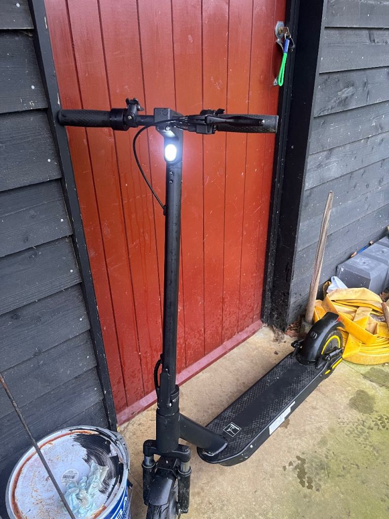 AOVOPRO ESMAX Electric Scooter - Black, Good Condition
