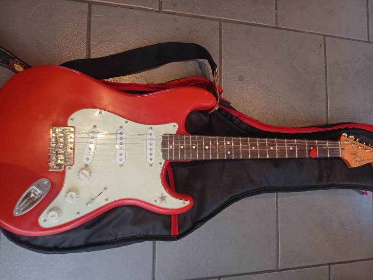 Fender SQUIRE strat classic vibe 