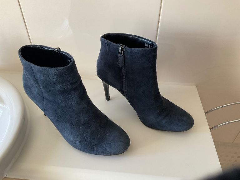 Ladies Blue suede ankle boots size 6.5. Autograph 