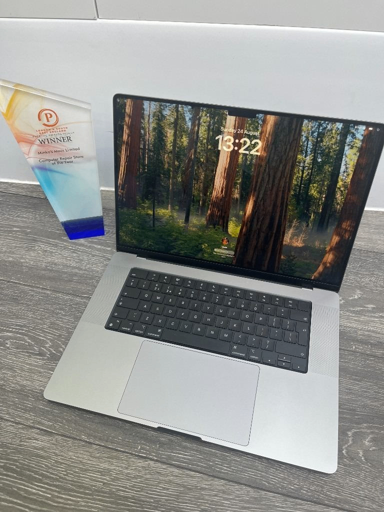 16-Inch Apple MacBook Pro M1 MAX 10CPU/32GPU 64GB Ram 1TB SSD Adobe Suite 2025 DaVinci Resolve FCPX