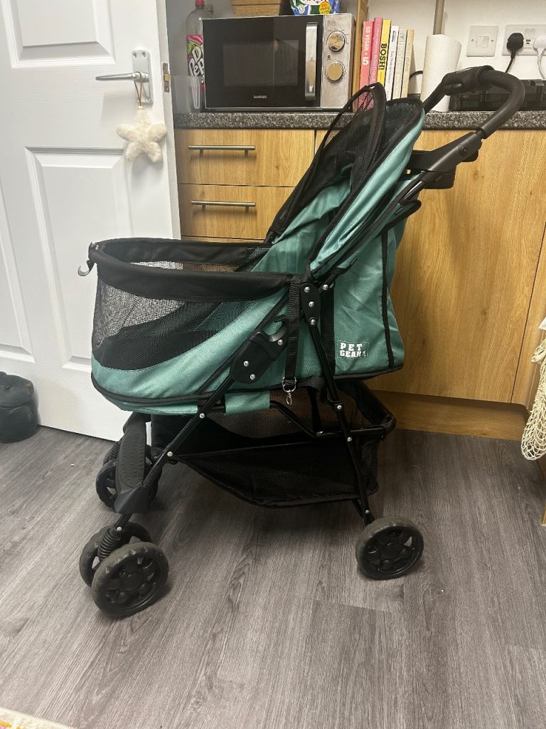 Pet Gear Pet Pram / Buggy - Teal. 