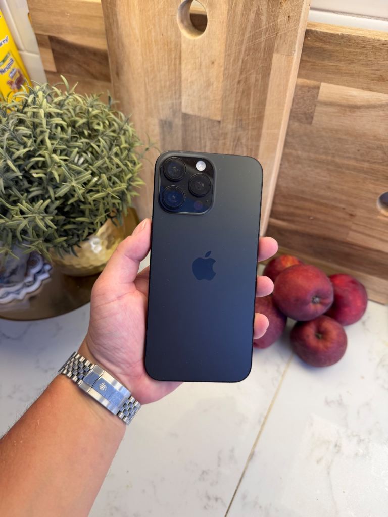 iPhone 16 Pro Max 512gb Black Unlocked 100% Battery Read Description