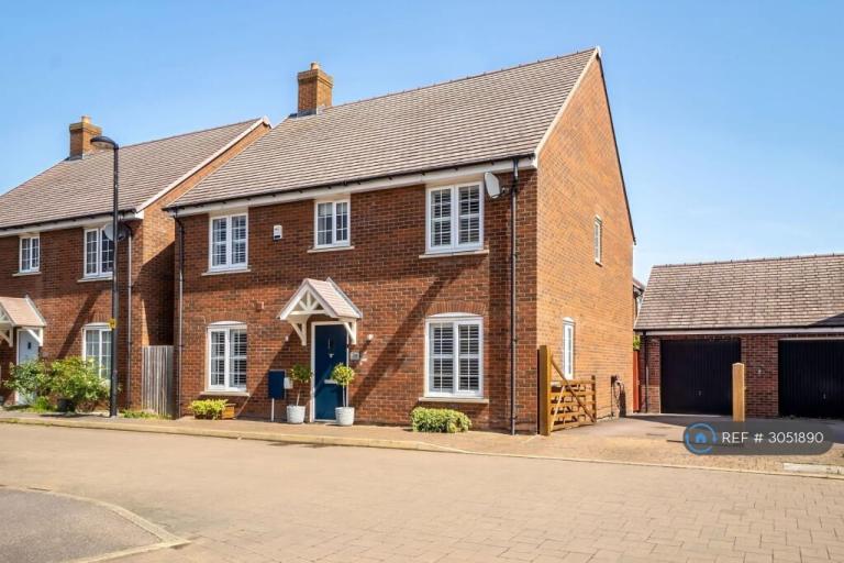 4 bedroom house in Avocet Road, Bedford, MK42 (4 bed) (#3051890)