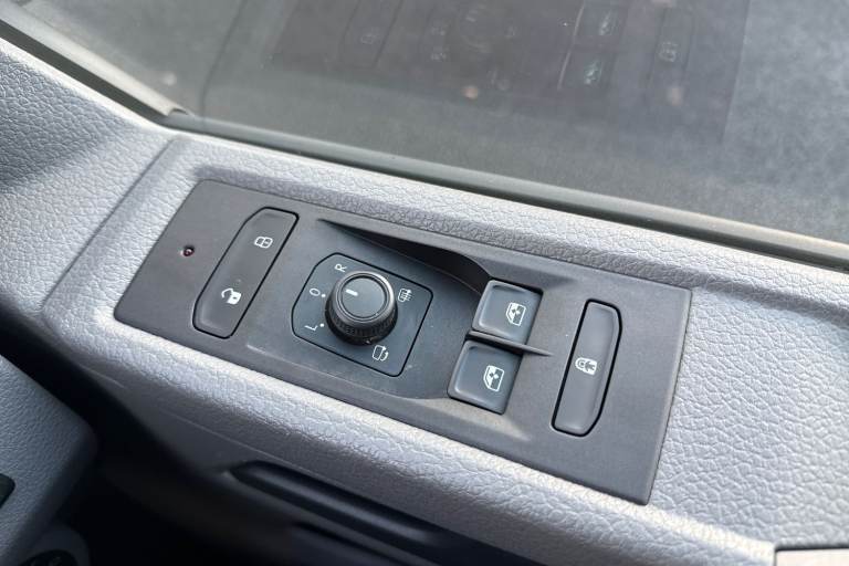 2024 Volkswagen Transporter 2.0 TDI 150 Highline Kombi Van DSG WINDOW VAN DIESEL Automatic