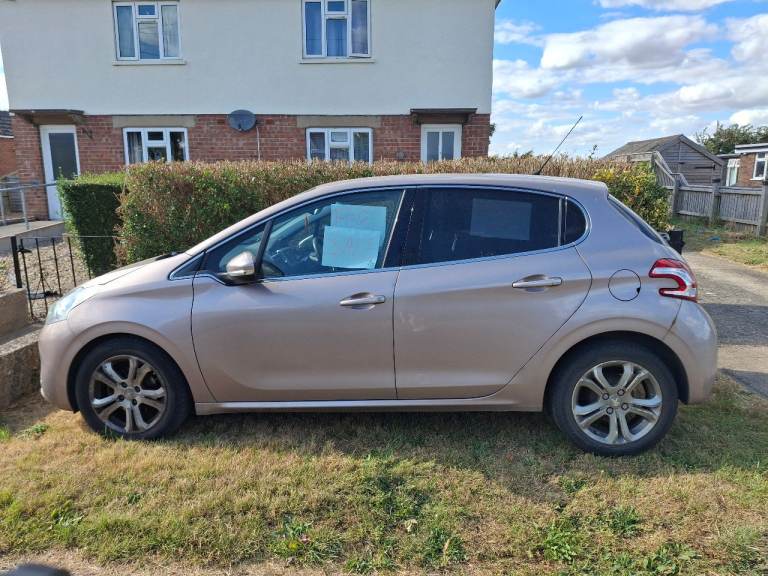 Peugeot, 208, Hatchback, 2013, Manual, 1398 (cc), 5 doors