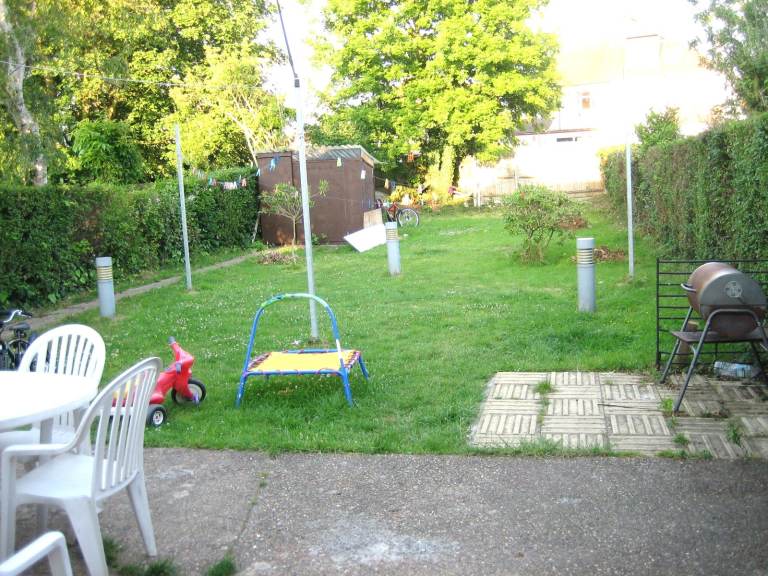GREAT VALUE SUPERB 3 BEDROOM GARDEN FLAT NEAR 24 HOUR BUSES & TUBE JUST 2 STOPS TO BAKER STREET