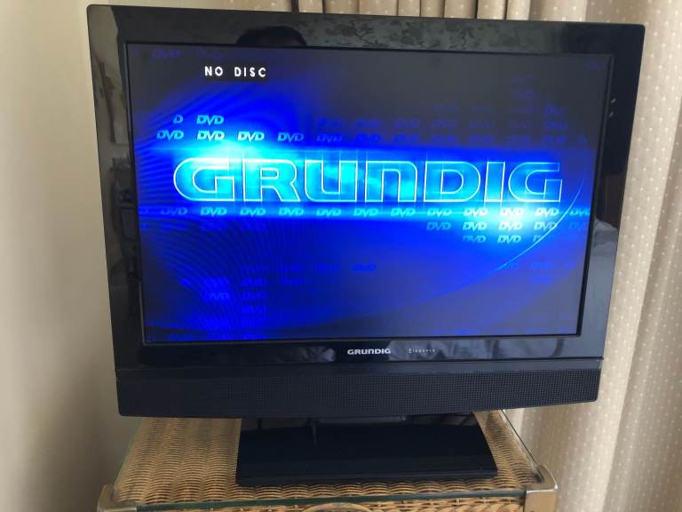 19" Grundig Wide Screen LCD TV ideal for Caravan or Bedroom