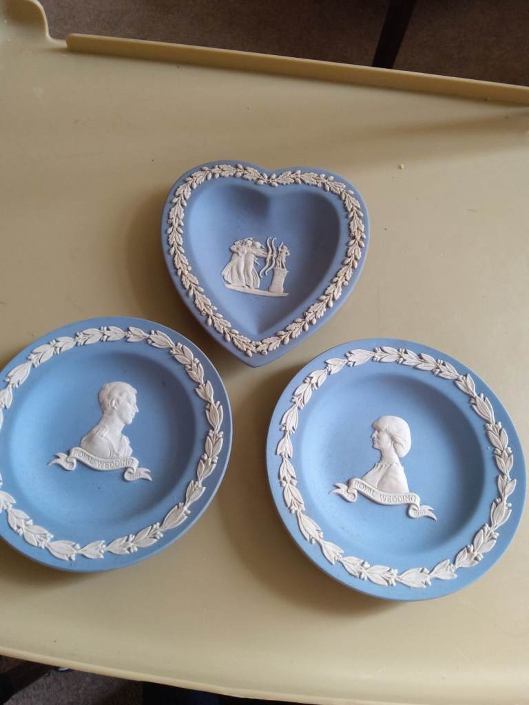3 Wedgwood jasperware pin trays 