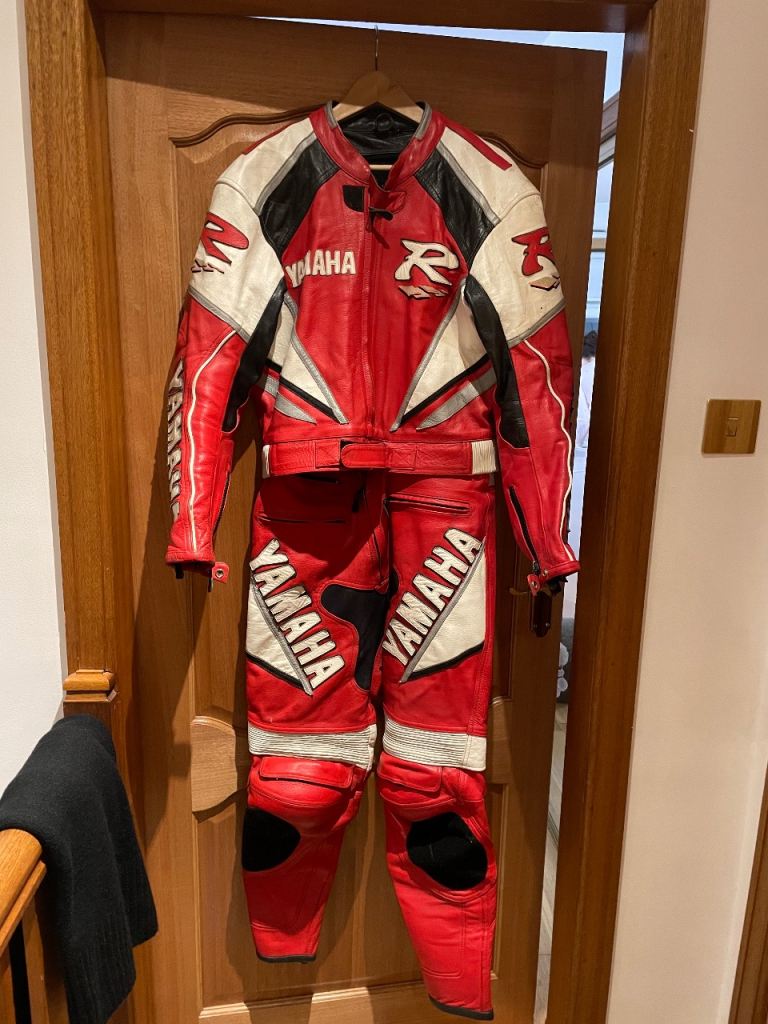 Yamaha r series 2 piece leathers 