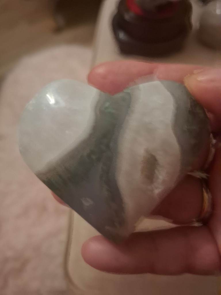 Cyrstal hearts 4 of them great condtion 