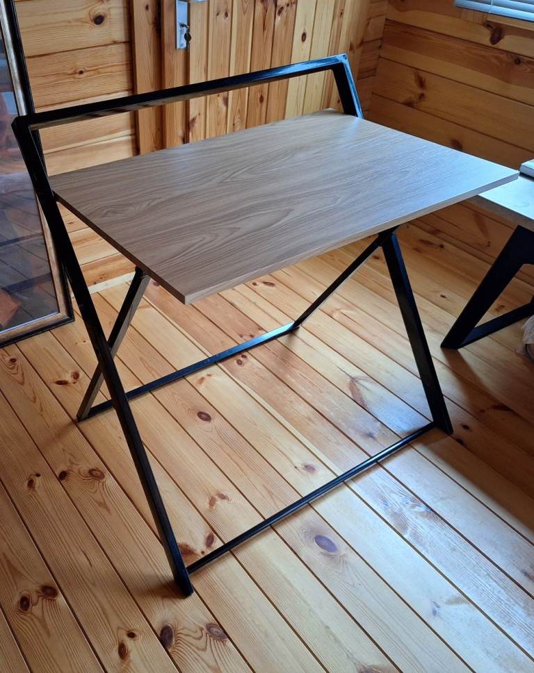 Folding desk