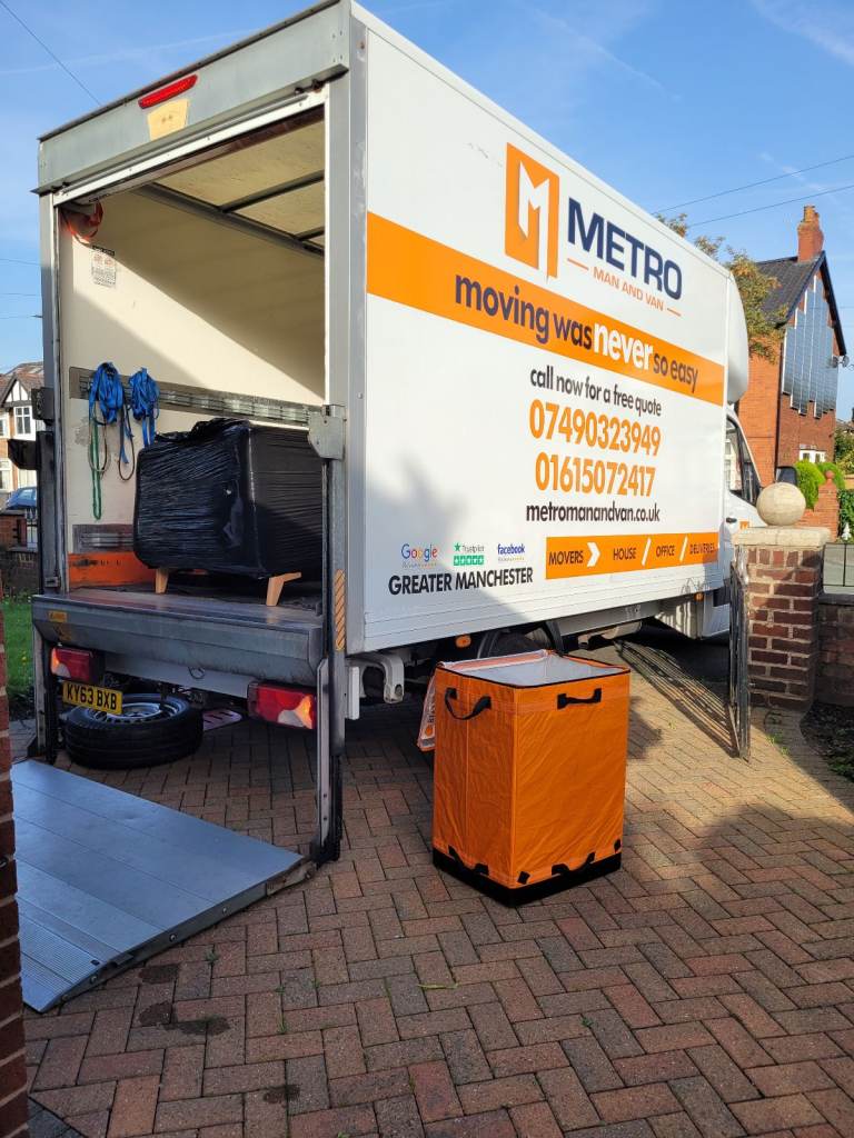 Metro Man and van Greater Manchester.