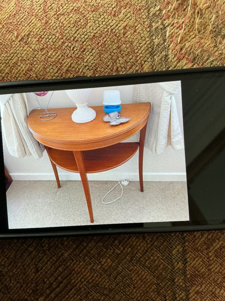 Free free TABLE 
