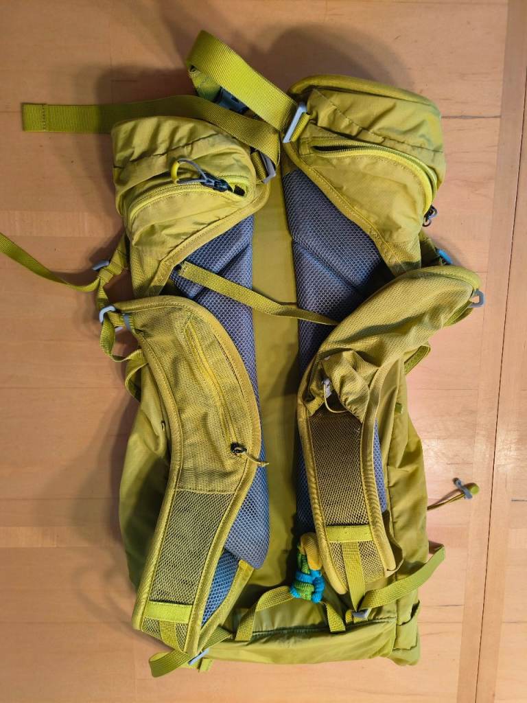 Salomon fast packing/hiking pack 20l