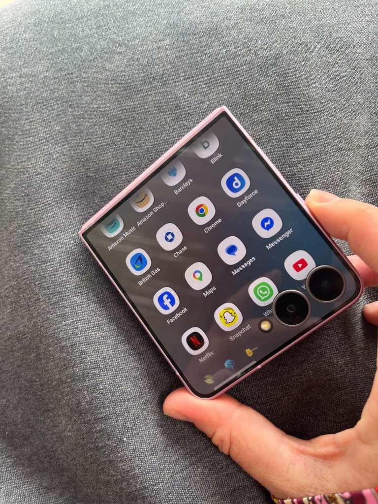 Samsung Z Flip 8 