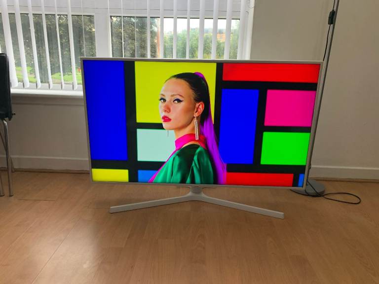 Samsung 50-inch 4K Smart TV UE50RU7410 – Excellent Condition