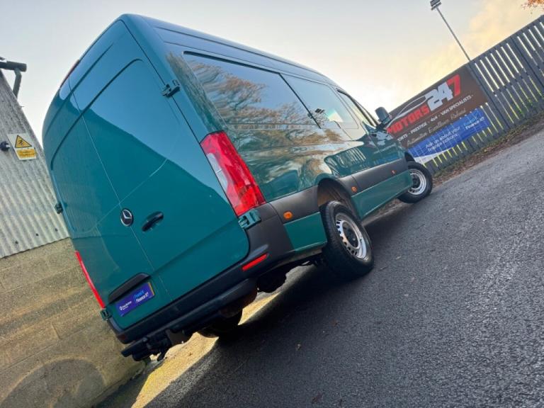  Mercedes-Benz Sprinter SPRINTER 2.1L 314CDI 3.5t H2 L2 RWD WINDOW COMBI CREW