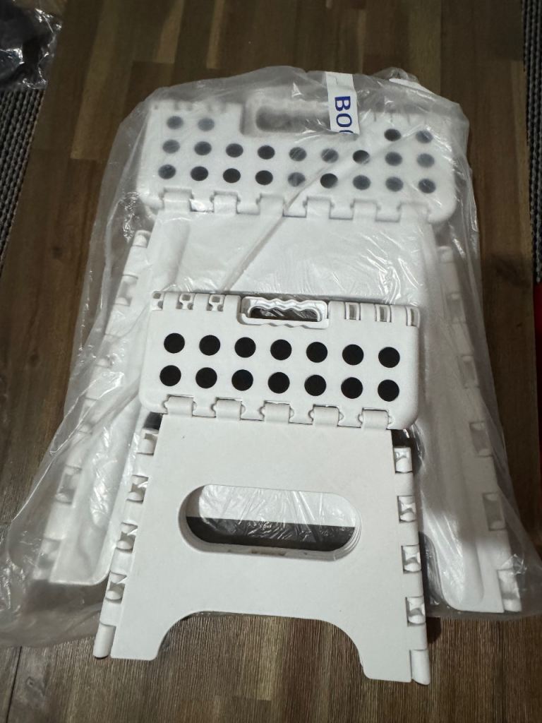 Large White Step Stool and small seT New no used