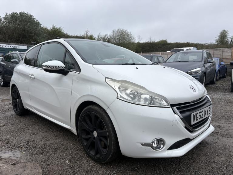 PEUGEOT 208 1.6 THP Feline 2013