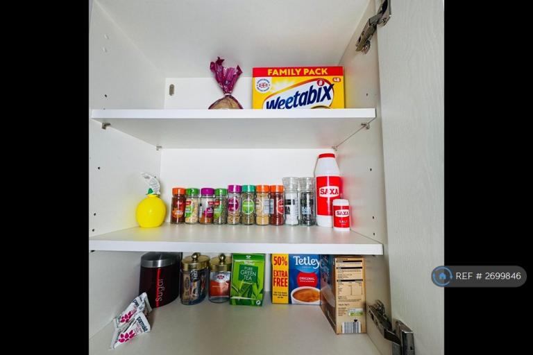 5 bedroom house in Port Stanley Close, Taunton, TA2 (5 bed) (#2699846)