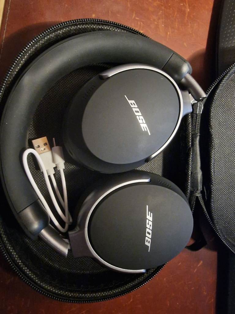 Headphones, noise cancelling, wireless, over ear