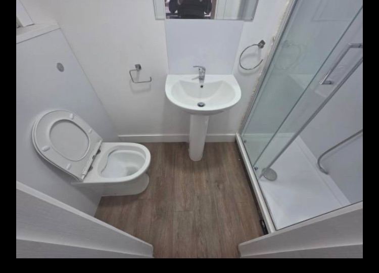 New development of 40 studios in Thornton Heath/ Croydon. Available for Company Lett