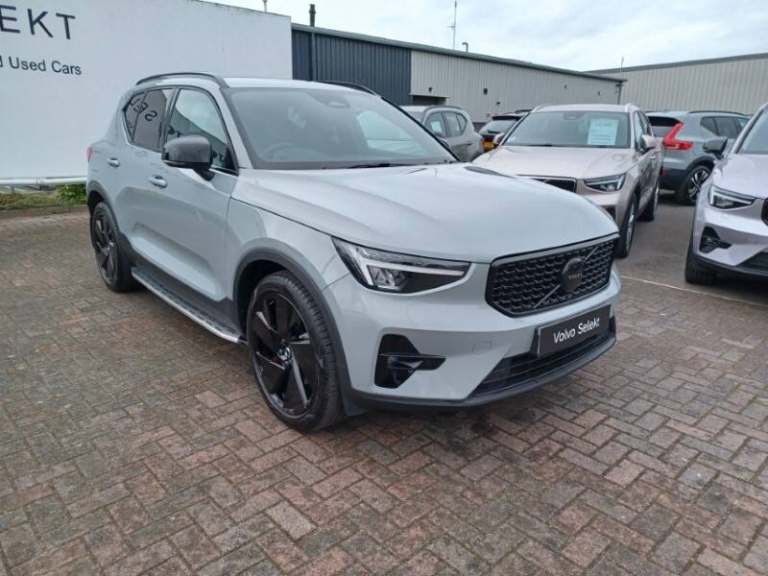 VOLVO XC40 2.0 B3P Plus Black Edition 5dr Auto