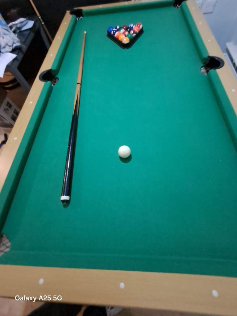 Pool table cue ext