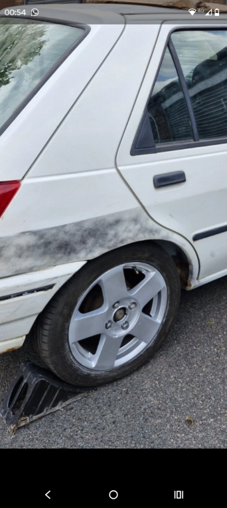 Ford fiesta mk5 MK4 MK3 full refurb alloy wheels and tyres 