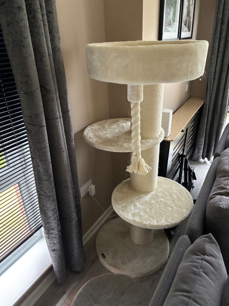 Cat tower RHR