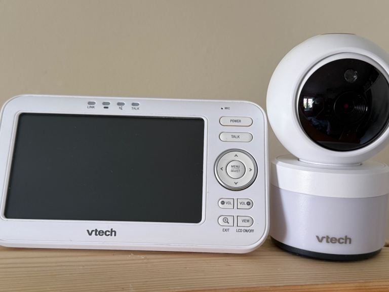 Vtech 5" Pan & Tilt Video Monitor with Night Light